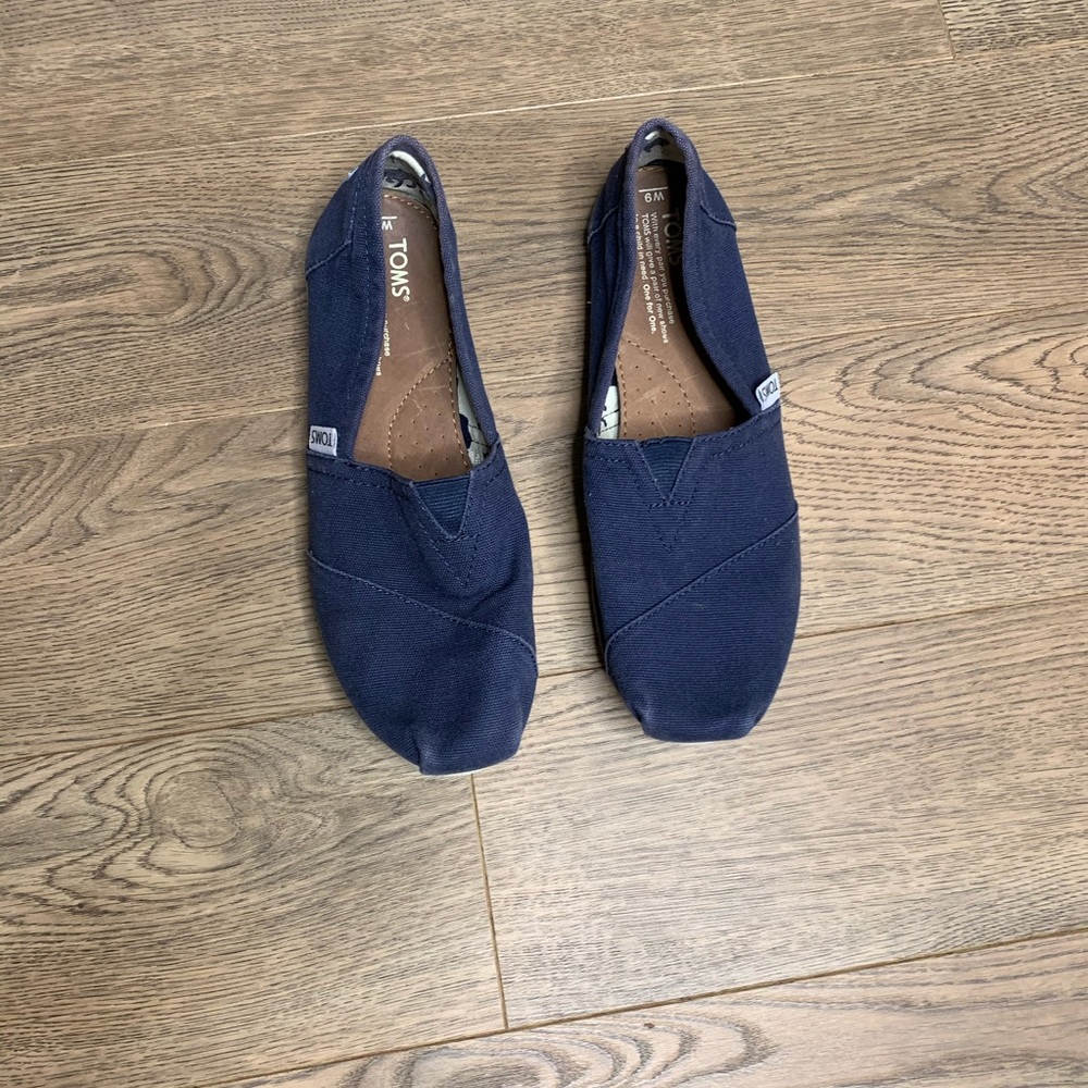 toms